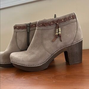 Dansko Dabney ankle boot nubuck leather